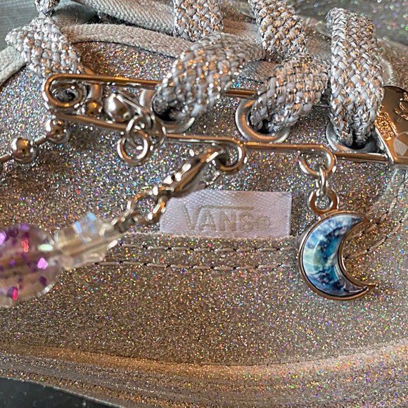 ♥️💖 RARE Vans Limited Ed Holo Beads Baubles Chains WORN ONCE Unisex Shoes - Picture 10 of 17
